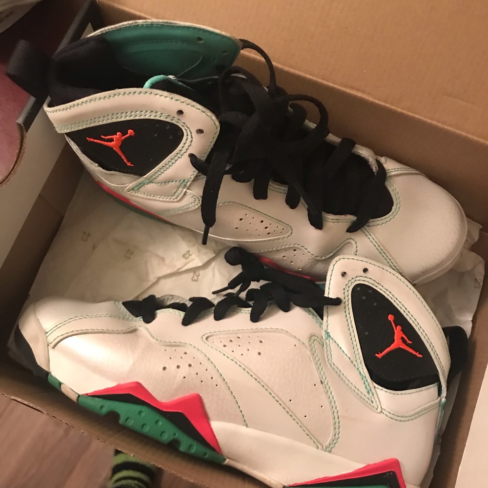 Shoes - Picture 2 of 3